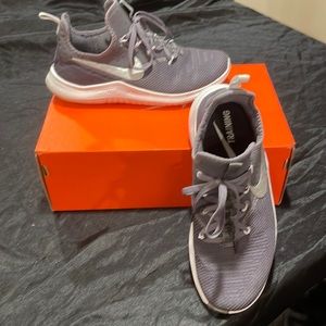 Women's Nike Free TR 8 Running Shoes 942888-005 - Gunsmoke/Metallic Silver